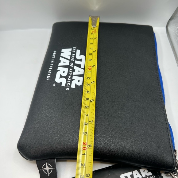 Star Wars x United Airlines Collaboration Pouch With Dental Kit And Earplugs New - Picture 6 of 9